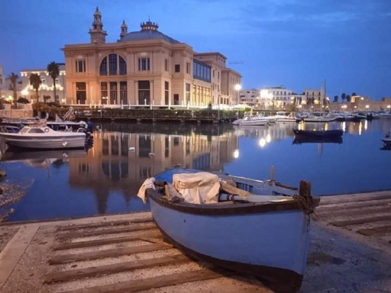 La Follia Dell'Architetto Villa Bari Exterior foto